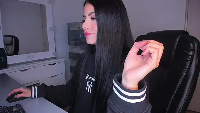 Snapshot of Lisegg_ chatting on March 18, 2:39 pm Lisegg online show from March 18, 2:39 pm