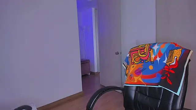 Lisegg  online show from January 5, 6:33 pm