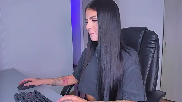 Snapshot of Lisegg_ chatting on March 10, 8:56 pm Lisegg online show from March 10, 8:56 pm