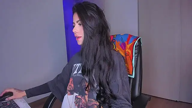 Snapshot of Lisegg_ chatting on November 19, 10:04 am Lisegg online show from November 19, 10:04 am