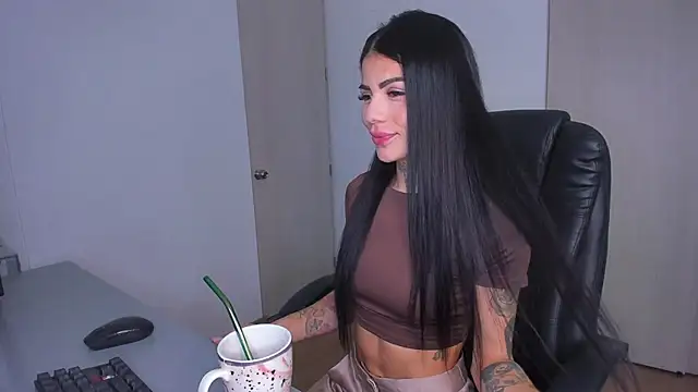 Snapshot of Lisegg_ chatting on February 25, 11:32 am Lisegg online show from February 25, 11:32 am