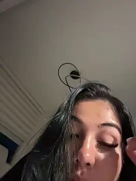 adrianalobo online show from March 29, 2:46 am