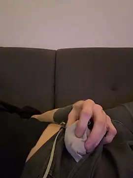 Snapshot of LionBoy1976 chatting on November 2, 5:34 am LionBoy1976 online show from November 2, 5:34 am