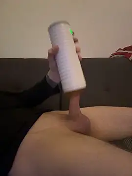 Snapshot of LionBoy1976 chatting on February 22, 10:17 am LionBoy1976 online show from February 22, 10:17 am