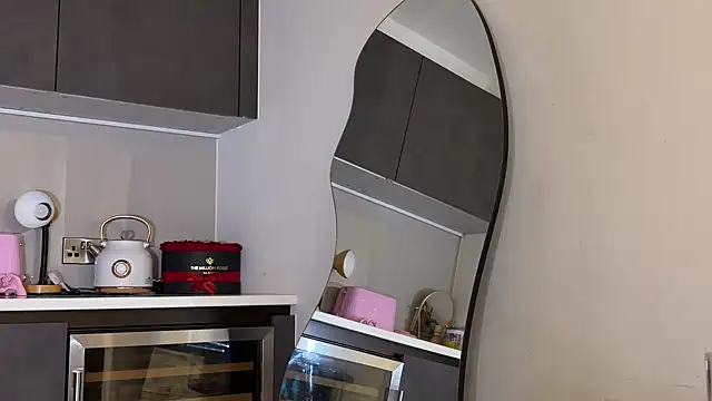 Snapshot of ArabicBarbie chatting on October 25, 9:26 pm ArabicBarbie online show from October 25, 9:26 pm