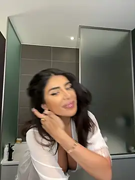 Snapshot of ArabicBarbie chatting on February 1, 12:18 am ArabicBarbie online show from February 1, 12:18 am