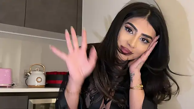 ArabicBarbie online show from May 9, 9:40 pm