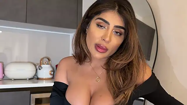 ArabicBarbie online show from January 6, 10:25 pm