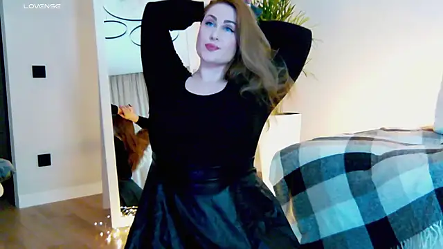 Sinful Eyes online show from February 6, 6:31 am