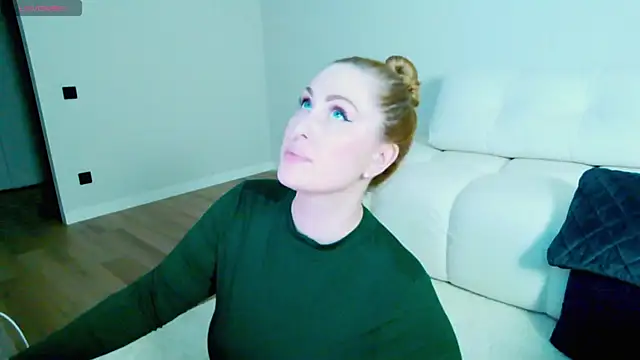 Snapshot of Sinful_Eyes chatting on November 14, 3:32 am Sinful Eyes online show from November 14, 3:32 am