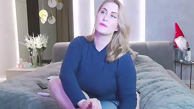 Snapshot of Sinful_Eyes chatting on December 6, 1:16 pm Sinful Eyes online show from December 6, 1:16 pm