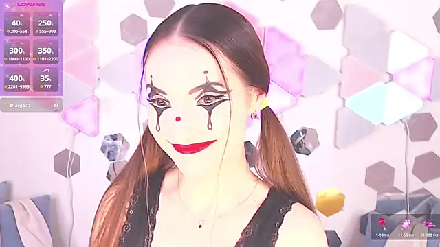 LexiKiss online show from October 2, 9:45 am