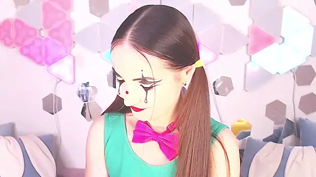 LexiKiss online show from October 7, 11:55 am