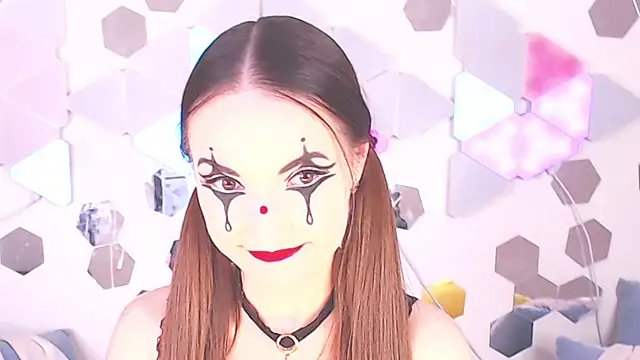 Snapshot of LexiKiss chatting on November 22, 1:32 pm LexiKiss online show from November 22, 1:32 pm