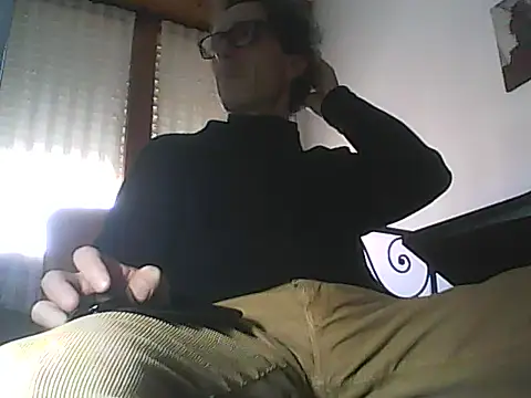 Snapshot of Moro_ra chatting on February 23, 1:12 pm Moro ra online show from February 23, 1:12 pm