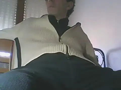 Snapshot of Moro_ra chatting on December 6, 1:06 pm Moro ra online show from December 6, 1:06 pm
