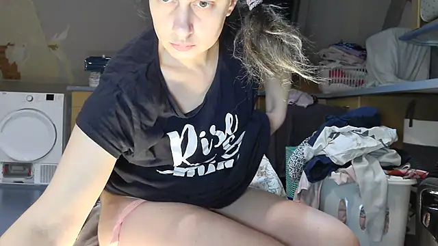 SexyAmanda32 online show from February 23, 9:04 pm