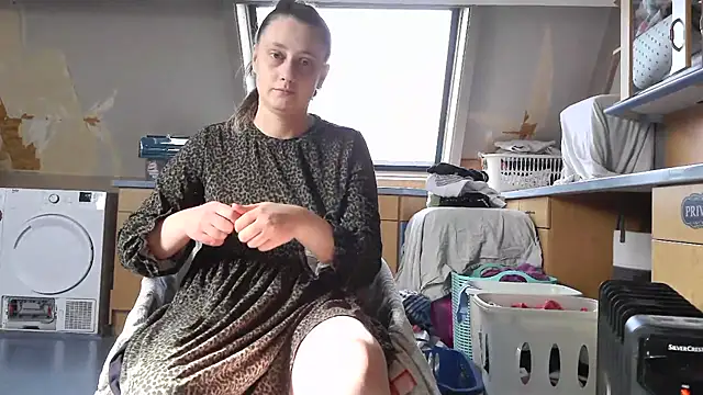 SexyAmanda32 online show from March 20, 9:54 am