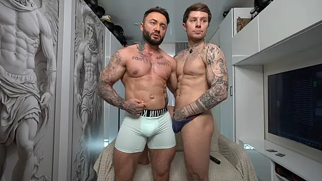 NickHOWLEN online show from June 12, 1:42 pm
