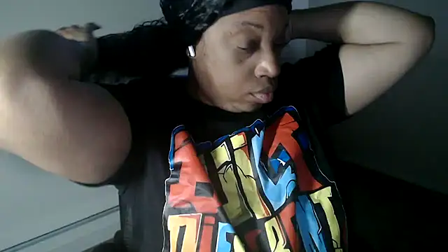 Sexymona1218 online show from December 18, 9:40 pm