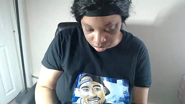 Sexymona1218 online show from April 15, 7:18 pm