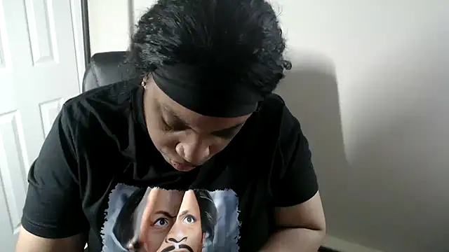 Sexymona1218 online show from May 14, 9:34 pm