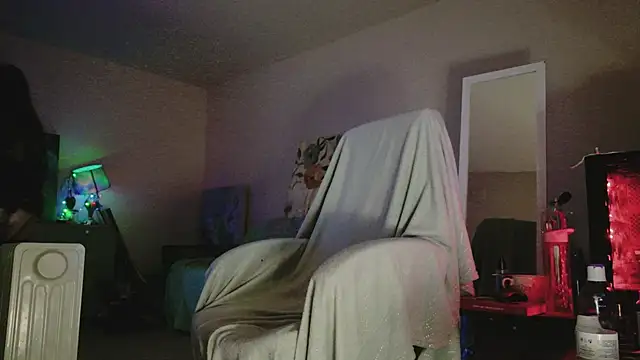 lara heaven online show from March 29, 3:35 pm