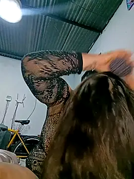 xandra252 online show from April 8, 9:11 am