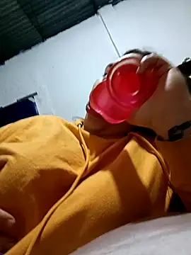 xandra252 online show from April 4, 3:13 am