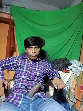 Snapshot of desiboy1101 chatting on June 9, 2:29 pm desiboy1101 online show from June 9, 2:29 pm