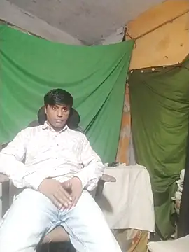 Snapshot of desiboy1101 chatting on December 14, 12:55 pm desiboy1101 online show from December 14, 12:55 pm