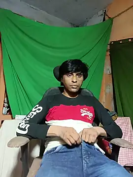 Snapshot of desiboy1101 chatting on June 10, 3:24 pm desiboy1101 online show from June 10, 3:24 pm