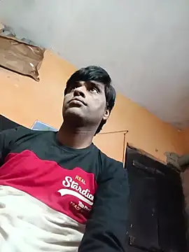 Snapshot of desiboy1101 chatting on May 5, 3:31 am desiboy1101 online show from May 5, 3:31 am