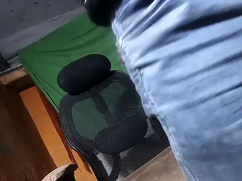 desiboy1101 online show from January 13, 1:15 pm