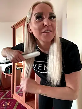 MIA-XXX online show from September 25, 6:30 am