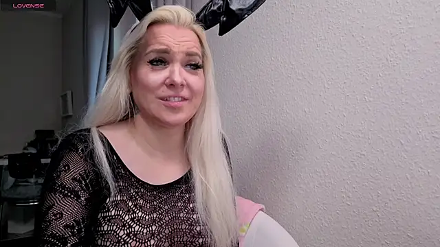 MIA-XXX online show from April 5, 4:52 am