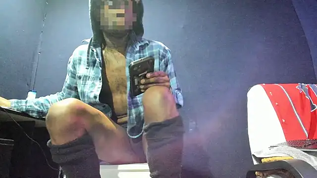 iBreakHeartz online show from December 24, 6:28 pm