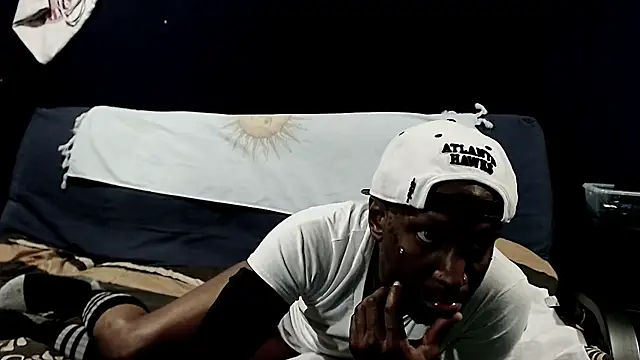 iBreakHeartz online show from March 3, 12:23 am