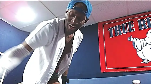 iBreakHeartz online show from January 19, 1:10 am