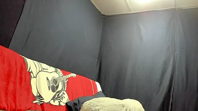 iBreakHeartz online show from December 6, 10:02 pm