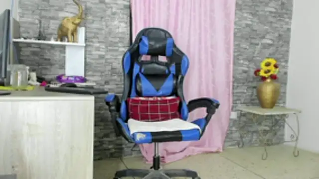 Snapshot of devorah_soto chatting on May 5, 1:19 am devorah soto online show from May 5, 1:19 am