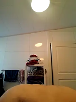 Snapshot of dick81 chatting on April 10, 3:30 pm dick81 online show from April 10, 3:30 pm