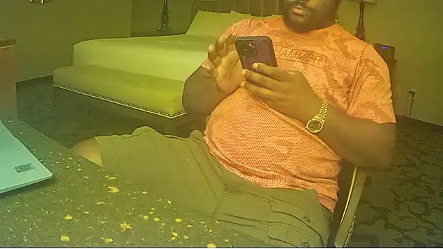 StudMuffin702 online show from March 2, 4:24 am