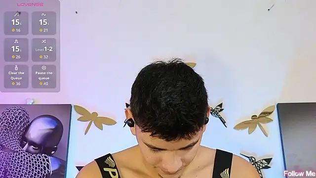 Snapshot of VikoHands chatting on February 22, 2:03 am VikoHands online show from February 22, 2:03 am