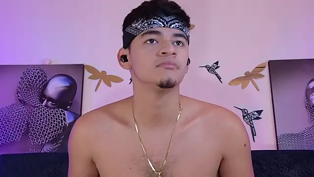 Snapshot of VikoHands chatting on December 19, 10:17 am VikoHands online show from December 19, 10:17 am