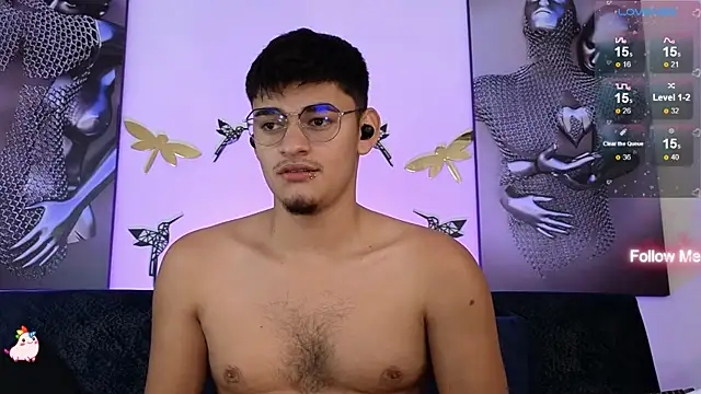 Snapshot of VikoHands chatting on February 12, 11:41 pm VikoHands online show from February 12, 11:41 pm