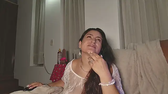 DeesseLuxure online show from March 18, 7:33 am