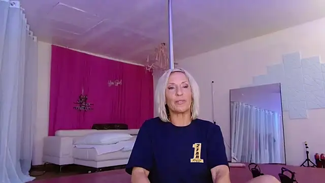 Snapshot of Sweet-Ginger chatting on October 12, 3:57 pm Sweet-Ginger online show from October 12, 3:57 pm