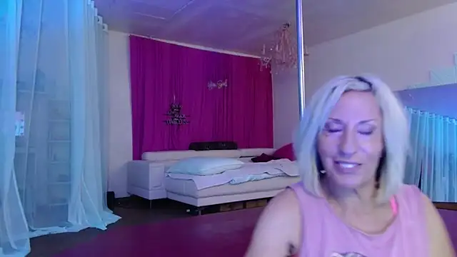 Snapshot of Sweet-Ginger chatting on October 11, 4:41 pm Sweet-Ginger online show from October 11, 4:41 pm