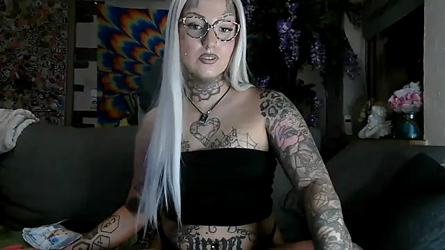 RoxxyInk online show from November 26, 10:32 pm